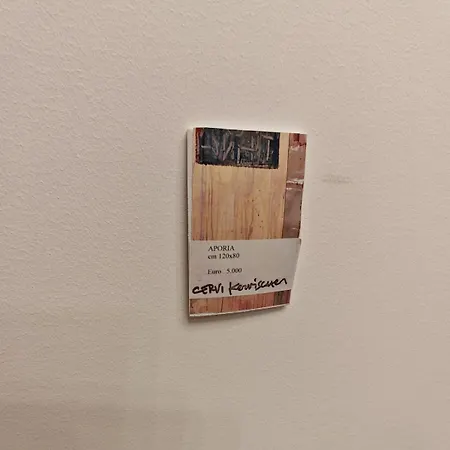 Jonathan Luxury Station Апартаменти *