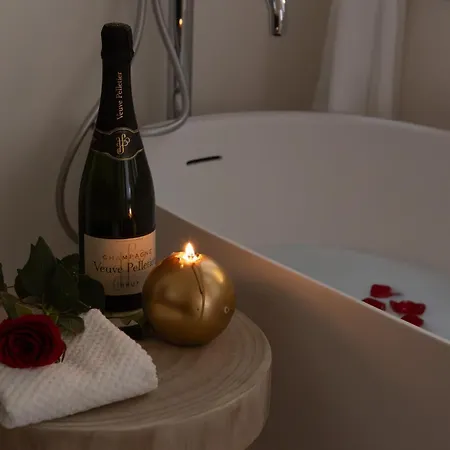 Апартаменти Jonathan Luxury Station