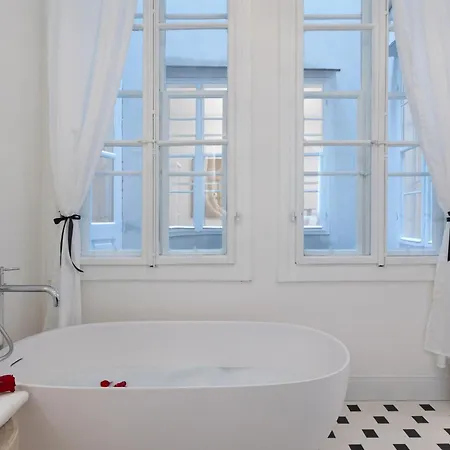 Jonathan Luxury Station Апартаменти