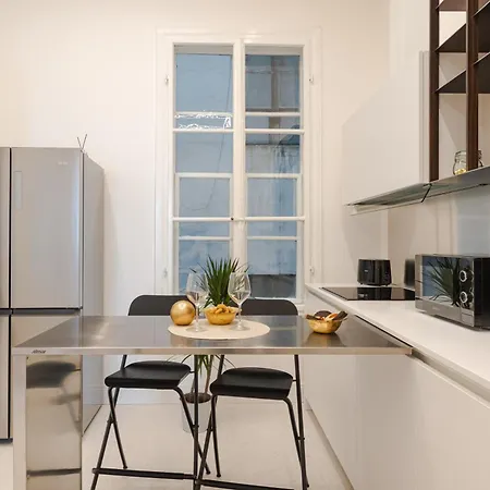 Jonathan Luxury Station Апартаменти Трієст