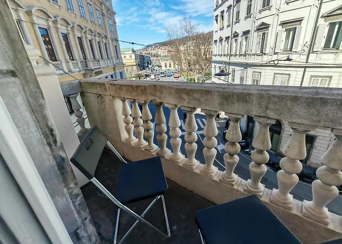 Jonathan Luxury Station * Trieste