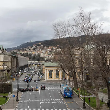 Jonathan Luxury Station Daire Trieste