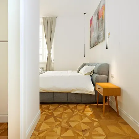 Jonathan Luxury Station Daire Trieste