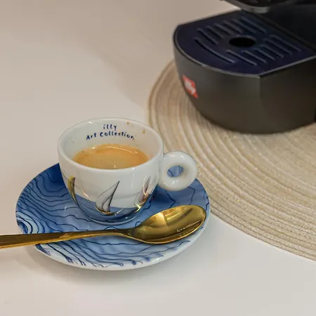 Jonathan Luxury Station *