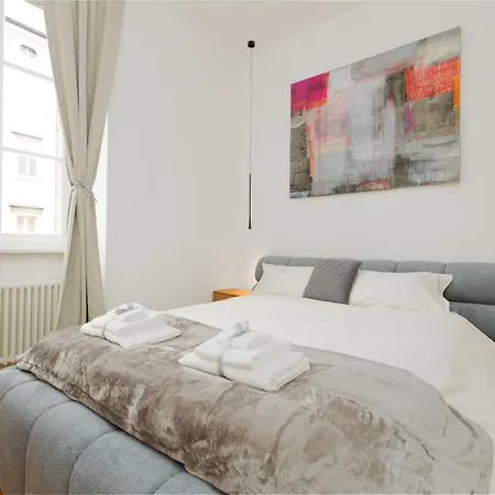 Jonathan Luxury Station * Trieste