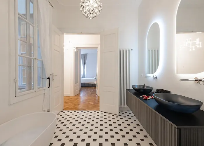 Jonathan Luxury Station Apartmán *